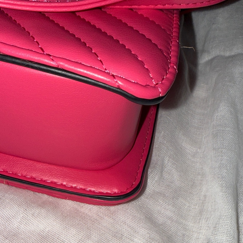 Designer inspired Fuchsia Quilted Crossbody Bag - Picture 7 of 12